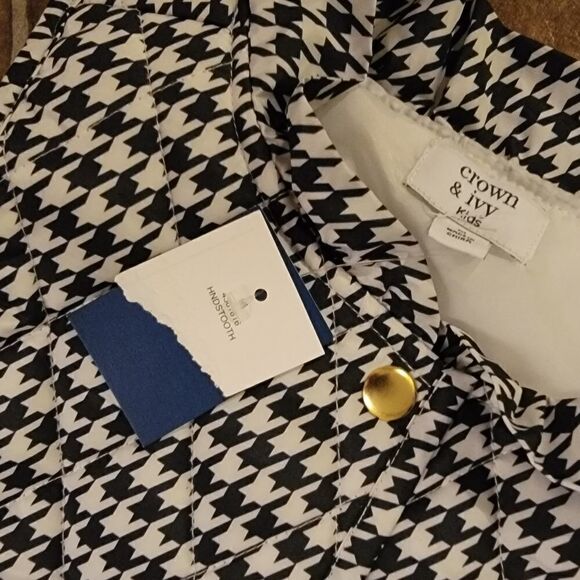 Crown and Ivy Kids Hndstooth Ruffle Neck Puffer Snap Vest - Picture 7 of 8